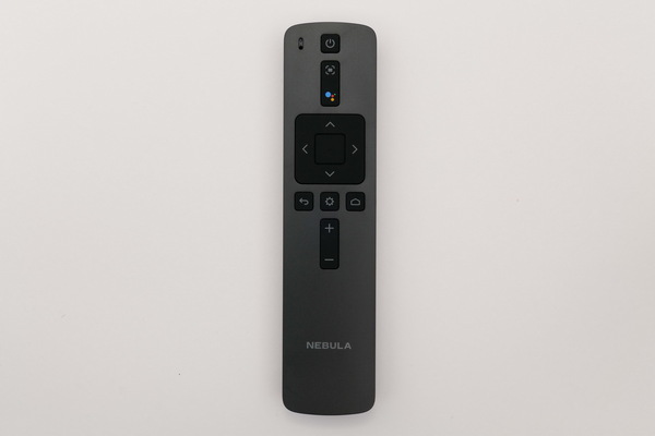 ASCII.jp：バッテリーでどこでも120インチでサッカー観戦だ! 「Nebula