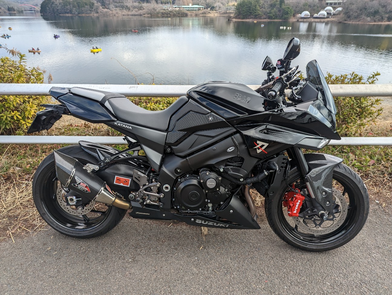 カタナにGSX-S1000(20年)の純正アンダーカウルを流用/純正エキパイ戻し
