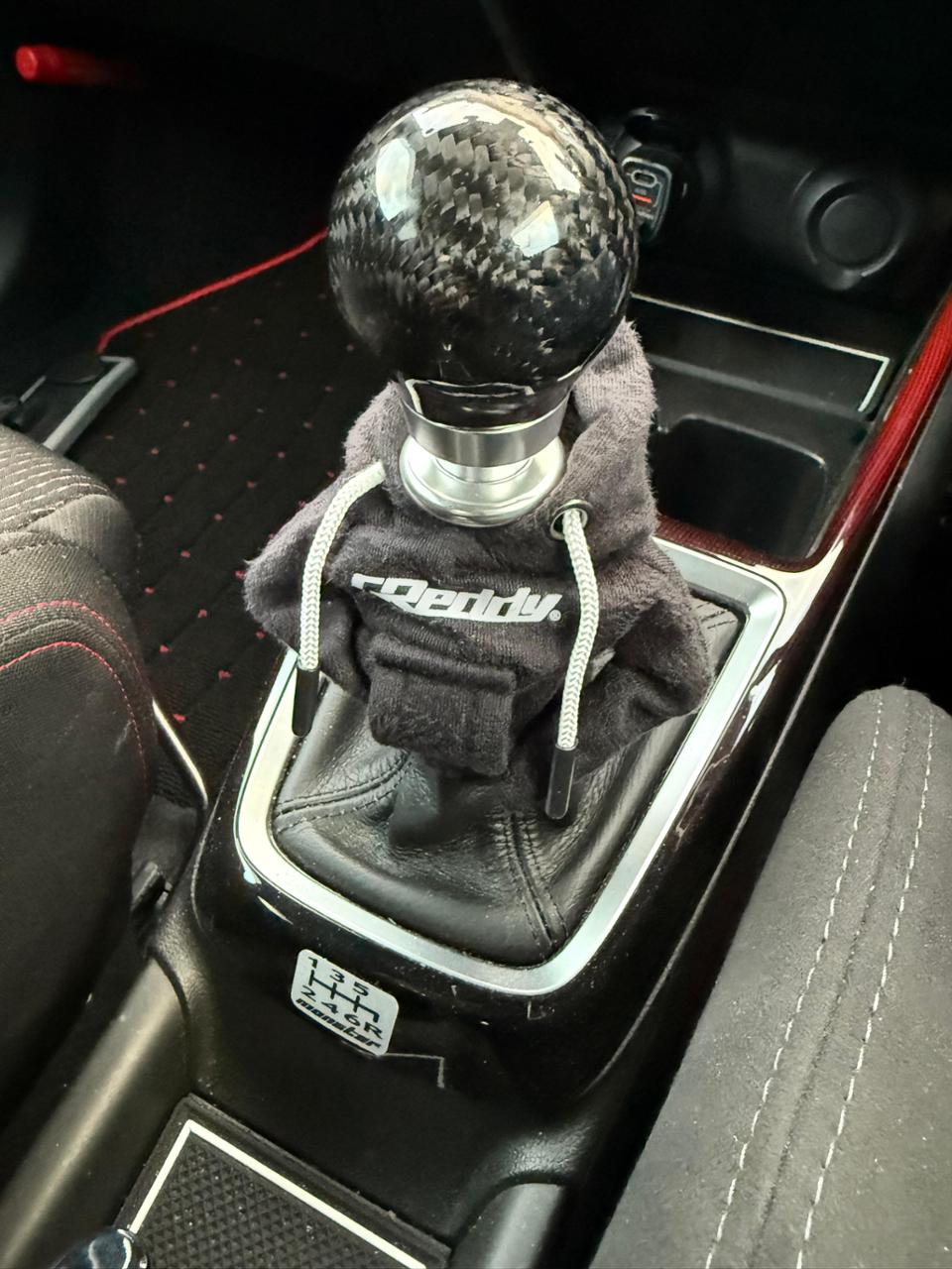 TOM'S TOMSトムスカーボンシフトノブ(ZN6/ZN8用)33504-TZN80GR86 の