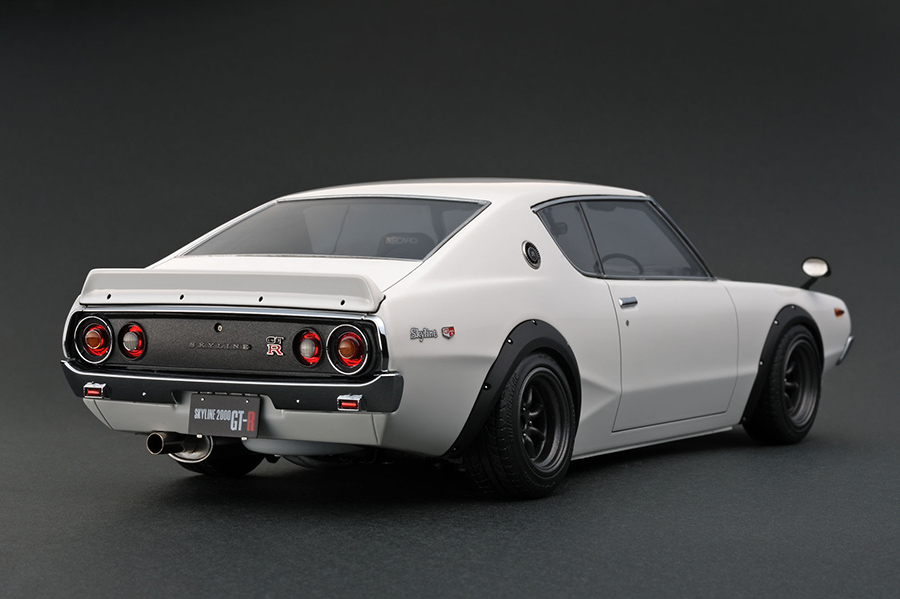 IG0300 1/18 Nissan SKYLINE 2000 GT-R (KPGC110) White | LINE UP