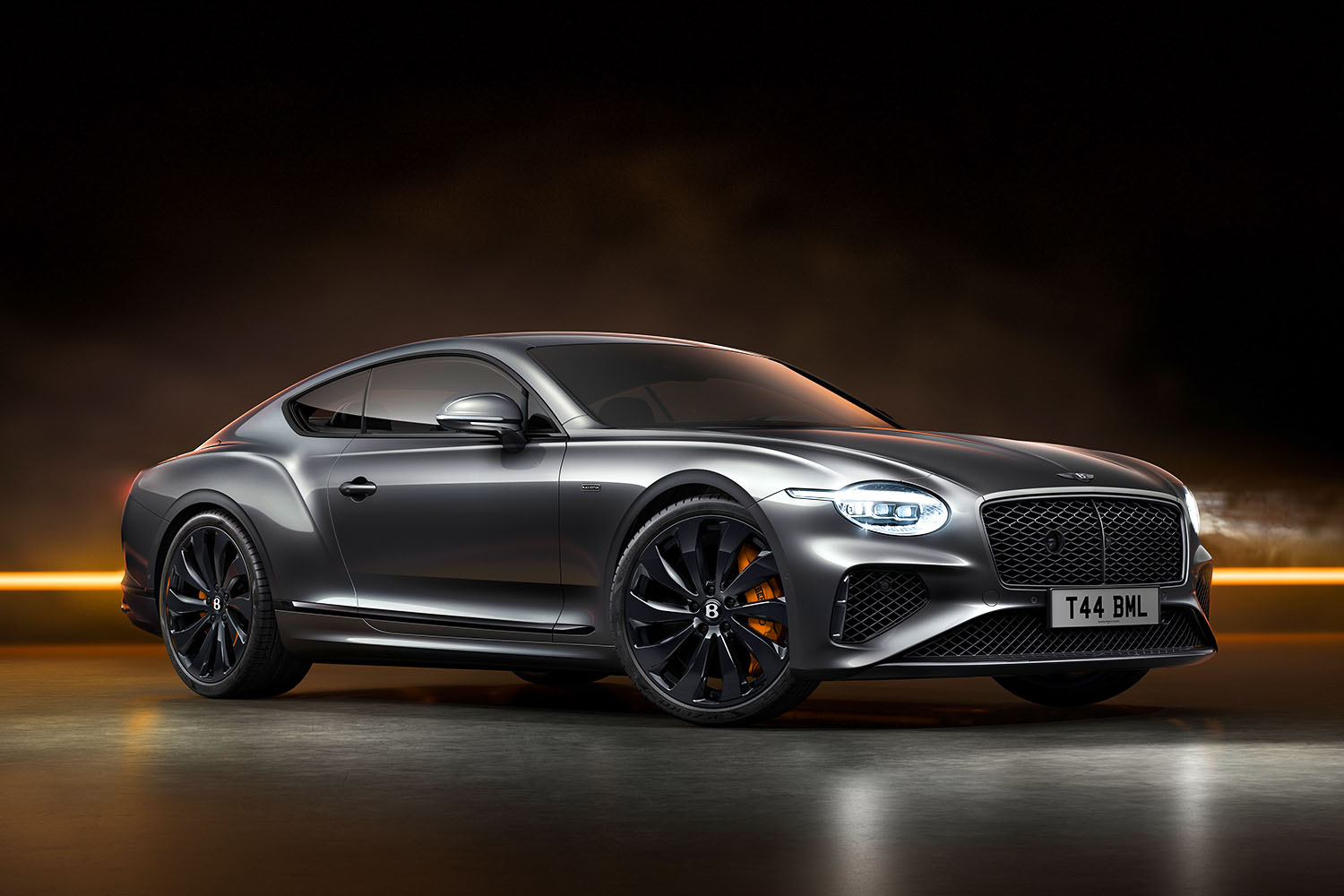 ベントレー「コンチネンタルGT／GTC」「フライングスパー」のダークな