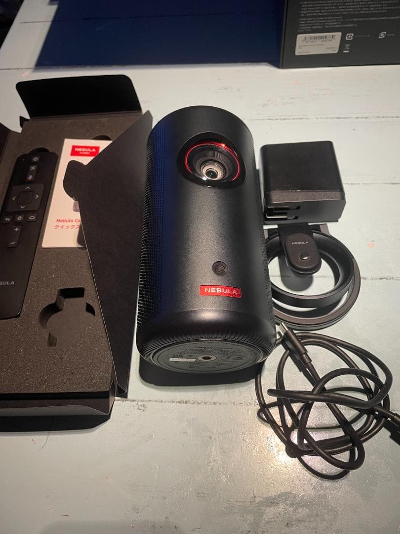 Nebula Capsule 3 Laser 本体 + リモコン 価格.com - 『リモコン。一部ボタンは光る仕様。』ANKER Nebula