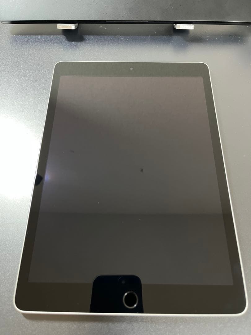 Apple iPad 第9世代　シルバー 64GB Wi-Fi Amazon.co.jp: 【整備済み品】 Apple iPad (第9世代) Wi-Fi +