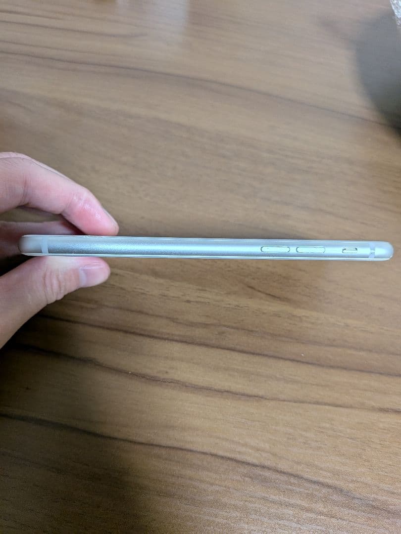 iPhone 8　ホワイト　64GB　通常使用可　本体のみ