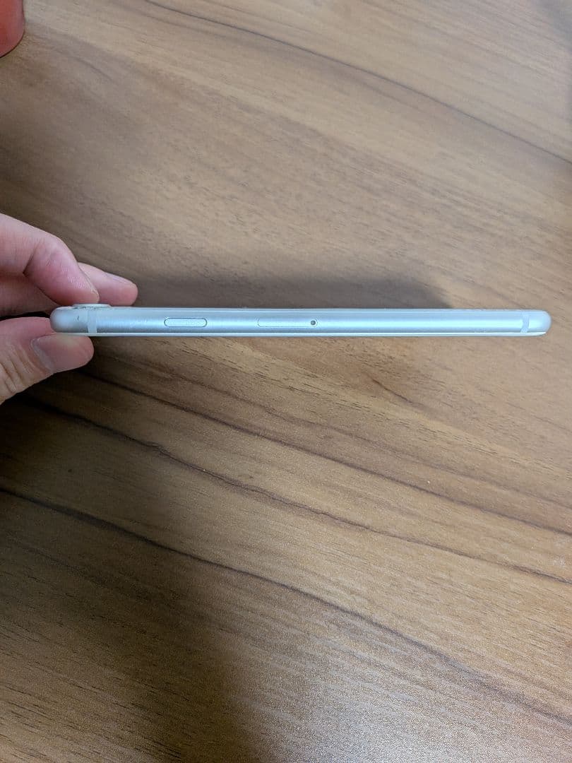 iPhone 8　ホワイト　64GB　通常使用可　本体のみ